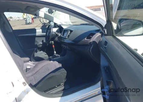 2011 Mitsubishi Lancer Evolution Gsr z USA, uszkodzony, nr VIN JA32W8FV3BU046554